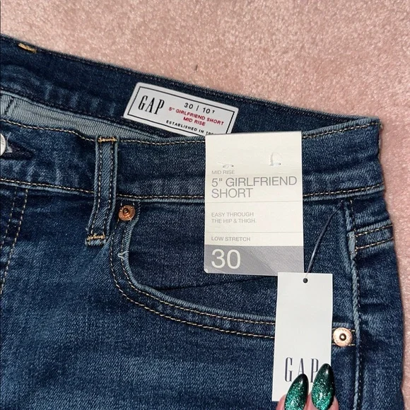 GAP 5” Girlfriend Short Mid Rise Low Stretch Dark Indigo Jean Shorts TALL NWT - Picture 3 of 5